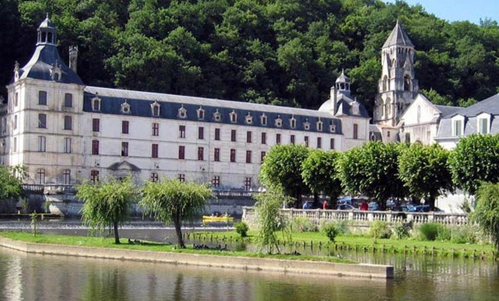 Отель L'Hermitage Des 4 Saisons La Gonterie-Boulouneix Экстерьер фото